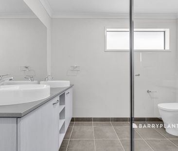 Modern Family Living in a Convenient Clyde Location - Photo 5
