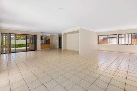 538 Oyster Cove Promenade, Helensvale. - Photo 2