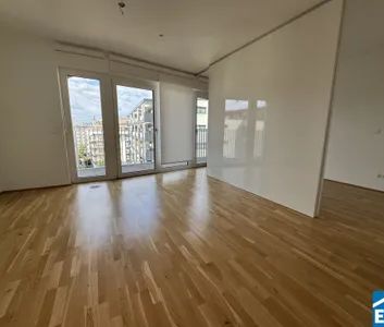 Hofseitiger 2-Zimmer-Wohnungshit mit Balkon an der Lände - Photo 2