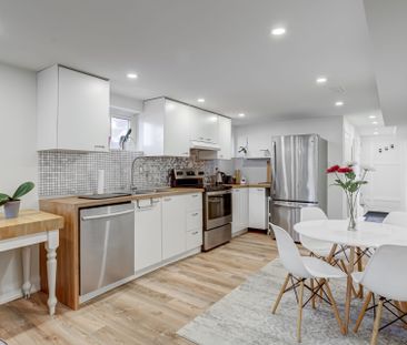 For Lease - 484 Kelvedon Mews, Mississauga, Ontario - Photo 2