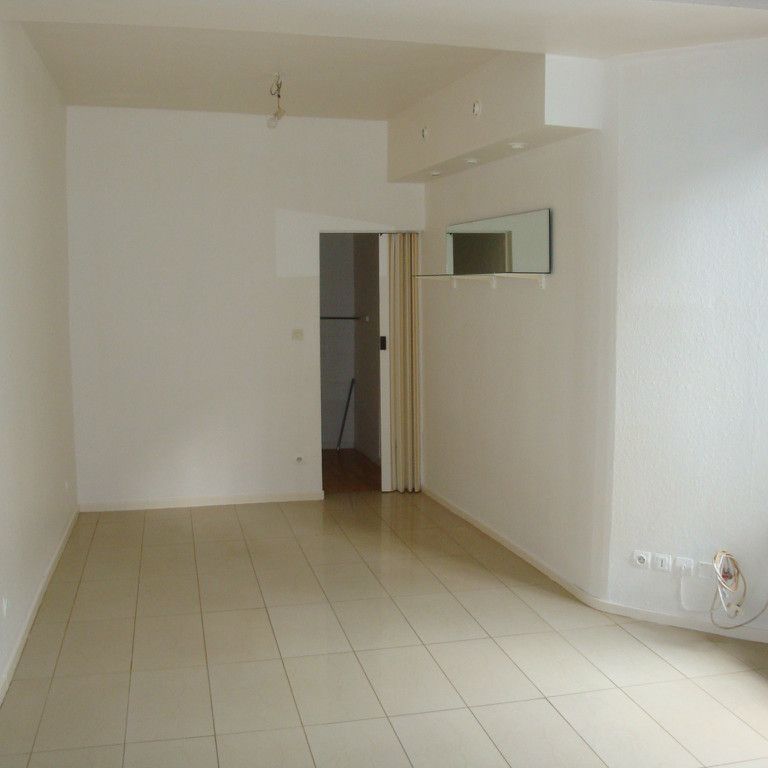 APPARTEMENT - 36 m2 - 2 pièces ruelle de l eglise à SARREGUEMINES 57200 - Photo 1