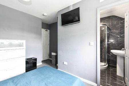 5 bedroom semi-detached house to rent - Photo 3