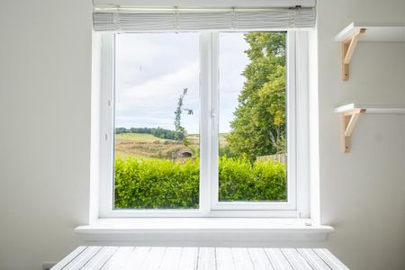 2 bedroom terraced house to rent - Photo 2