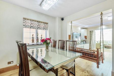 5 bedroom detached house to rent - Photo 3