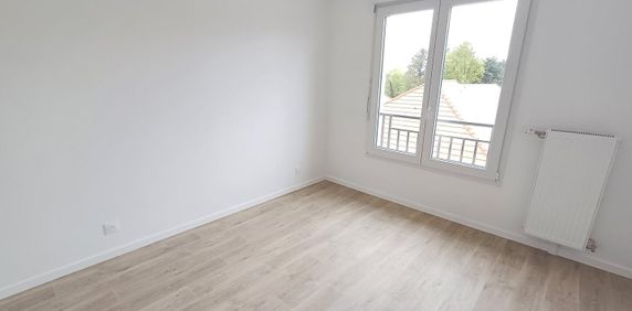 location Appartement T2 DE 43.53m² À COMBS LA VILLE - Photo 2