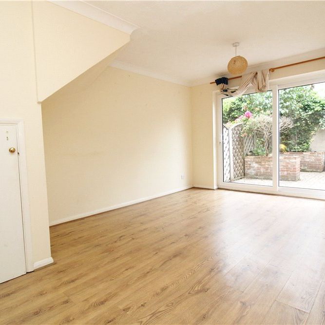 Manor Vale, Brentford, TW8 9JN - Photo 1