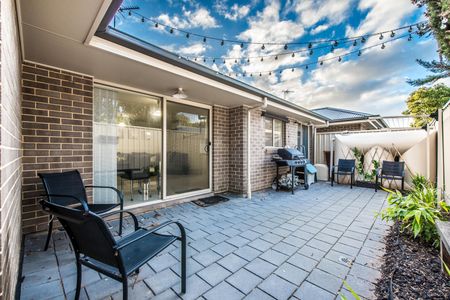 10 Raphael Cresent, Morphett Vale SA 5162 - House For Rent | Domain - Photo 2