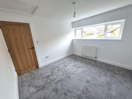 3 bedroom detached house to rent - Photo 4