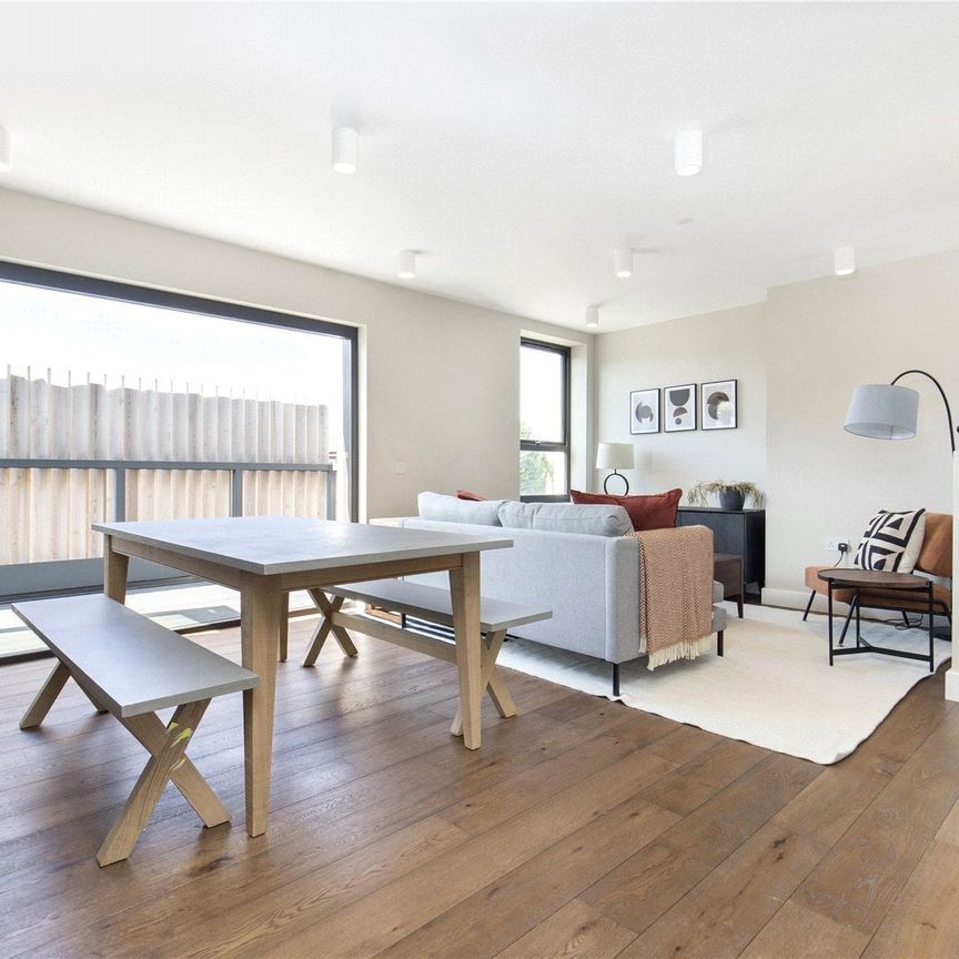 Wimbledon Park Road, London, SW19 flat to rent - Photo 1