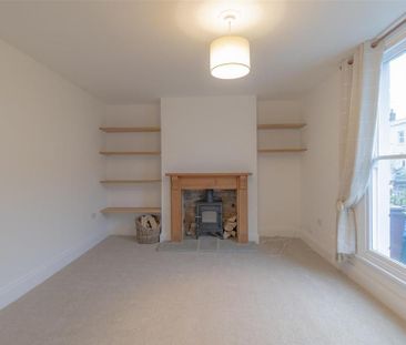 4 bedroom terraced house to rent - Photo 2