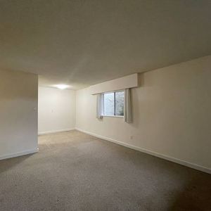 One bedroom in James Bay - Photo 2