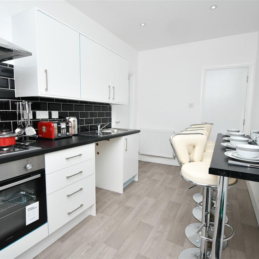 1 bed house share to rent in Scarlett Street, Burnley, BB11 - Photo 1