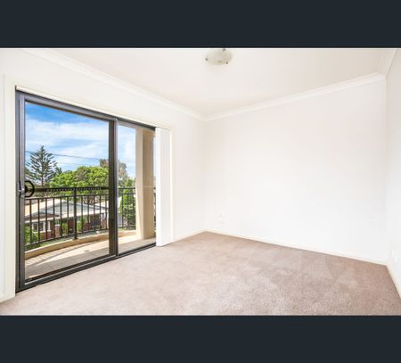 4/13 Hercules Street, Wollongong, NSW 2500 - Photo 2