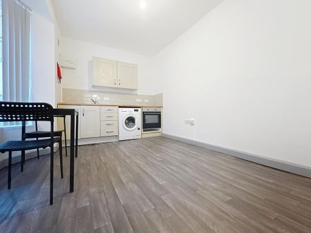 1 bedroom flat to rent - Photo 3