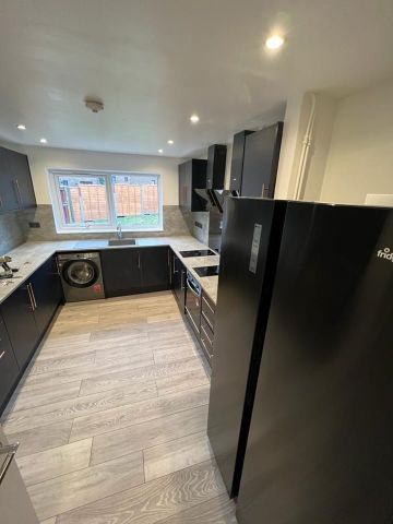 Room in a Shared Flat, Brook Walk, N2 - Photo 5