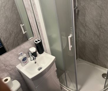 Room in a Shared House, Birstall Road, L6 - Photo 2