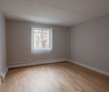 1565 Avenue Victoria - Photo 2