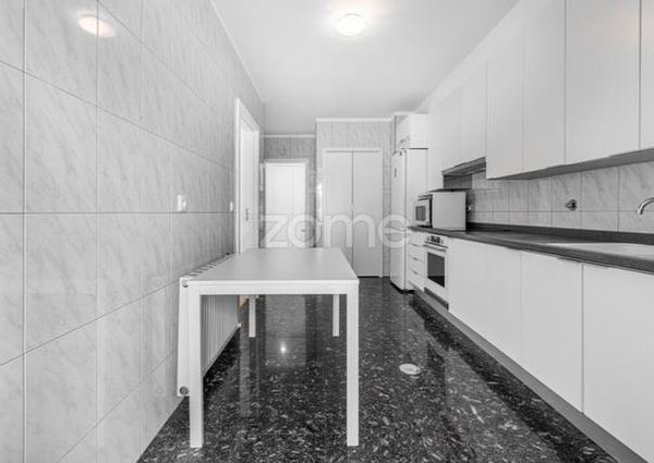Apartamento T4 em Porto