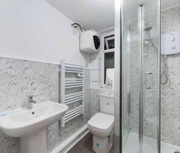 6 bedroom house to rent - Photo 2