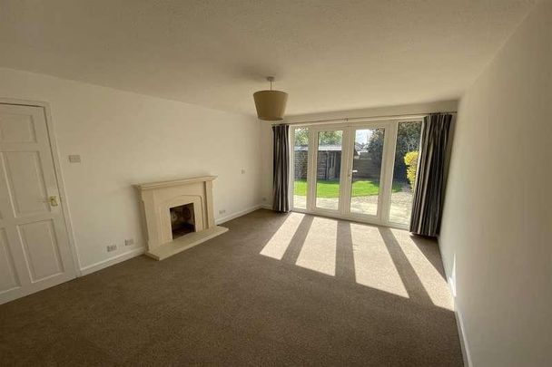 Shinfield, Reading, RG2 - Photo 1