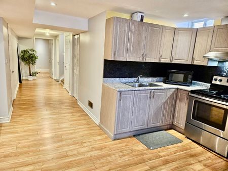 For Lease - 3366 Covent Crescent, Mississauga, Ontario - Photo 3