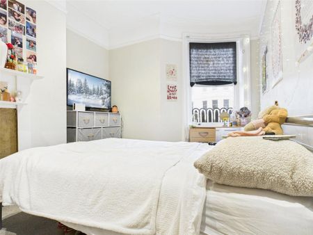 4 bedroom apartment to rent - Photo 2