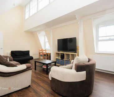 2 bedroom penthouse to rent - Photo 5