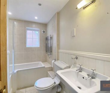 Larkhill, Wantage - Photo 4