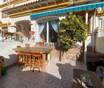 Alquiler de chalet adosado en Calle de Luscinda, 34 - Photo 4