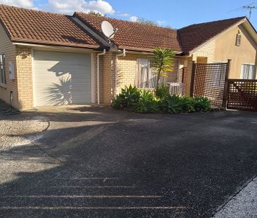 Pet Friendly 3 Bedroom family home - Photo 2