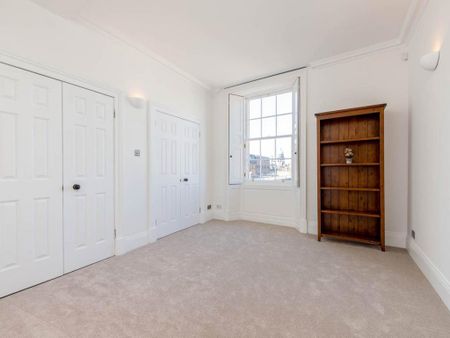 3 bedroom flat to rent - Photo 3