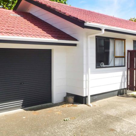 HILLCREST - 3 Bedrooms $690.00pw - Photo 3