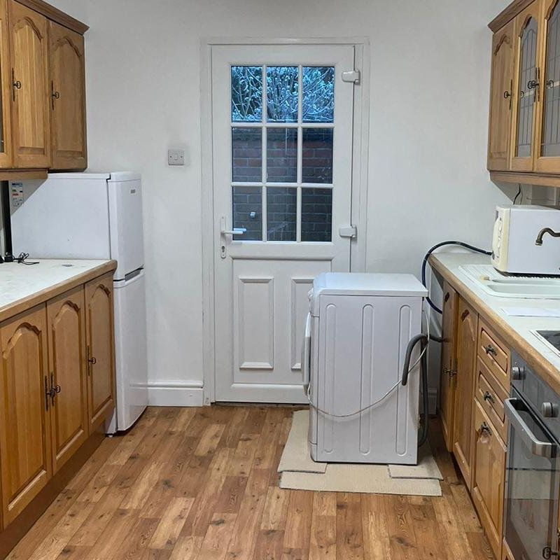 Lower Street - Photo 1