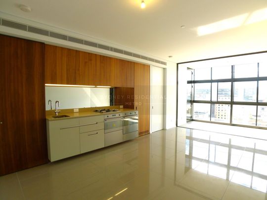 Unfurnished Modern 2 Bedroom, 2 Bathroom Apartment - Central Park! - Photo 1