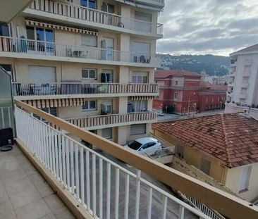 Location Appartement 1 pièce 26m² NICE 06300 - Photo 2