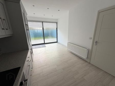 6 Hatheran Avenue, Portstewart, BT55 7UJ - Photo 2