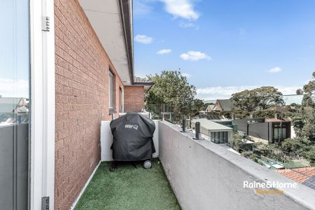 17/39 Laura Street, Newtown, NSW 2042 - Photo 5