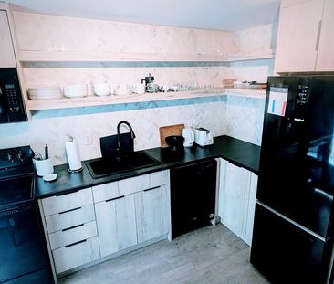 For Lease - 206 Bathurst Street, Toronto, Ontario - Photo 6