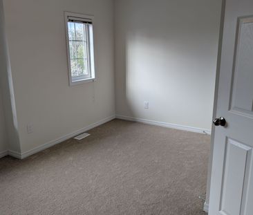 For Lease - 931 Glasgow Street Unit# 35B, Kitchener, Ontario - Photo 2