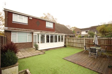 1 bedroom in a house share to rent - Photo 4