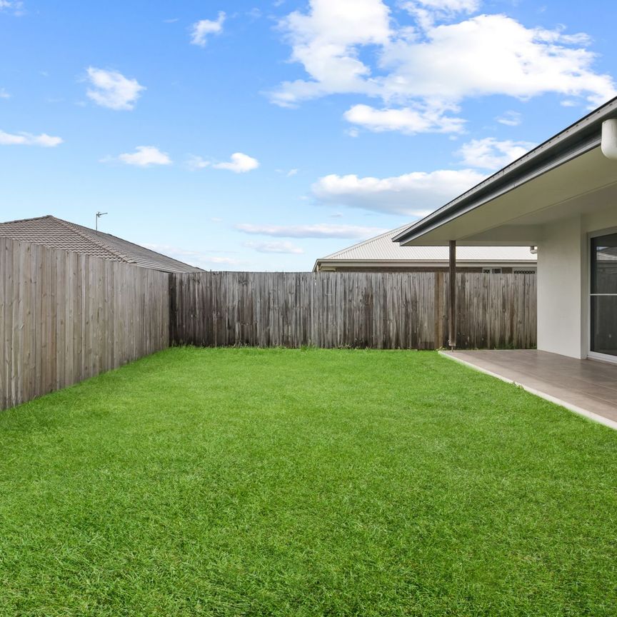 Fully refurbished, ready to go, Family home in The Meadows Estate - Photo 1