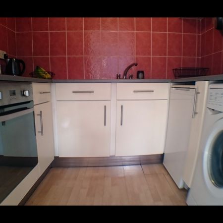 1 Bed Flat, Water Lane, SE14 - Photo 3