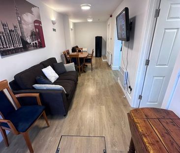 Room in a Shared House, Pridham Road, CR7 - Photo 1