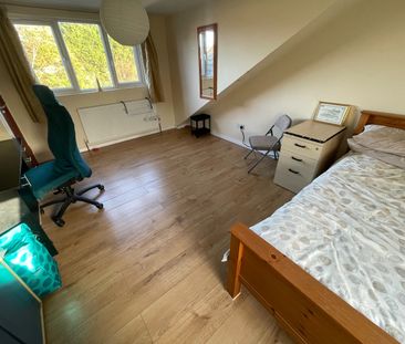 3 Bed Semi-Detached House, Broadlands Road, SO17 - Photo 6