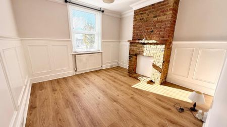 2 bedroom terraced house to rent - Photo 3