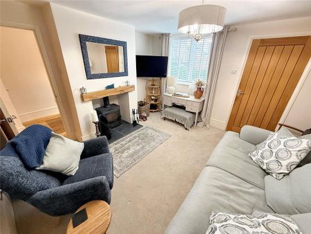 2 bedroom end of terrace house to rent - Photo 2