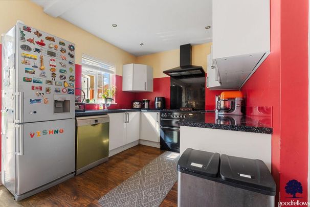 3 bedroom semi-detached house to rent - Photo 1