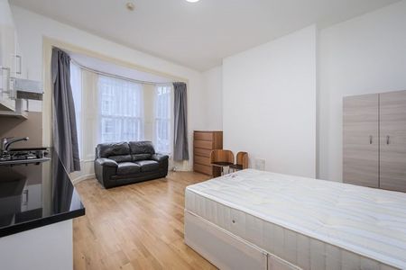 Studio Flat, Very Near Ealing Broadway Central Ar, W5 - Photo 5