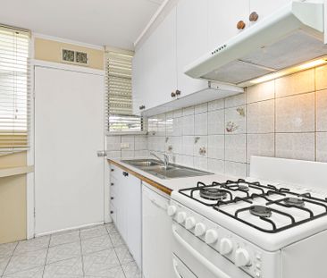 Convenient, Low Maintenance Living - Photo 2