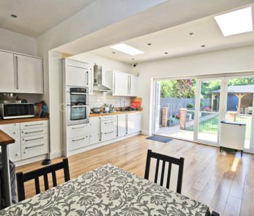 Price £3,100 pcm - Available 15/12/2025 - Unfurnished - Photo 5